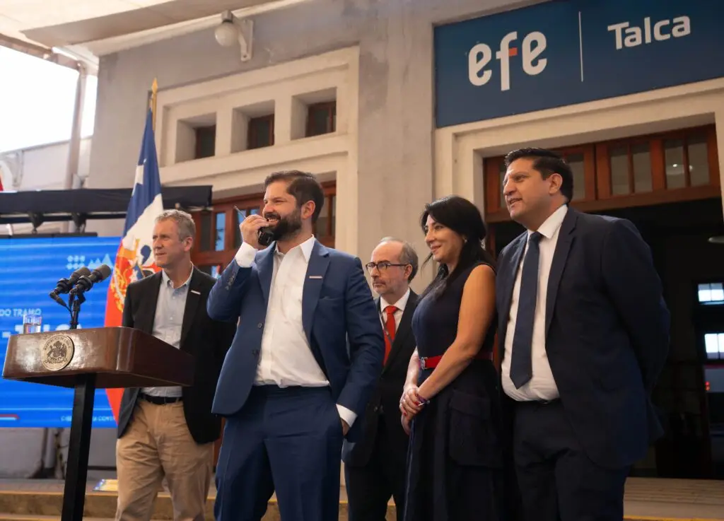 Presidente Boric inauguró servicio de tren rápido Santiago – Talca