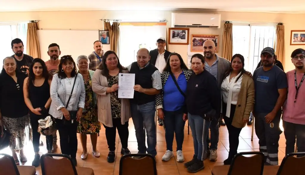 Grupo Habitacional Juventud 2000 de Sagrada Familia firmó para iniciar construcción de viviendas