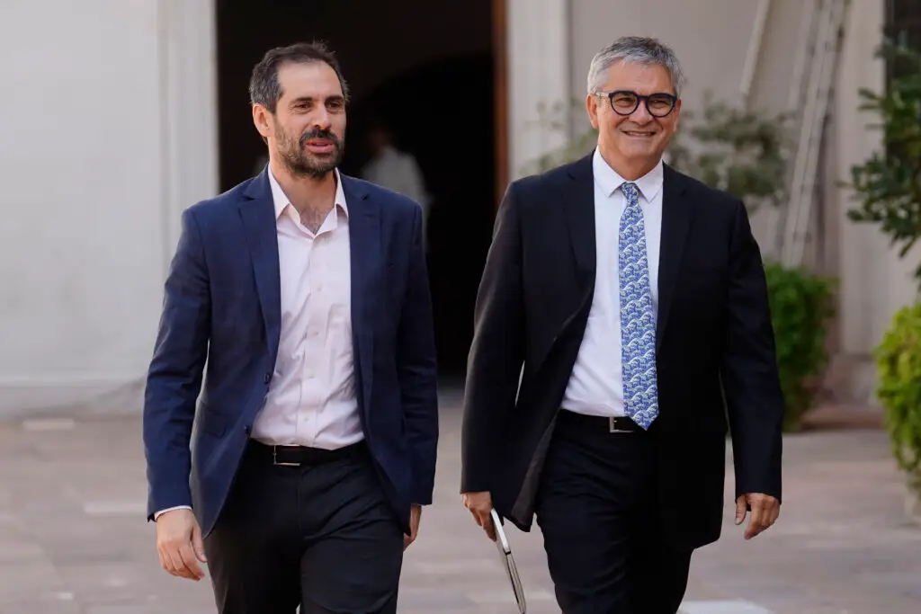 Aprobación del equipo económico del Gobierno sufre fuerte caída, según encuesta