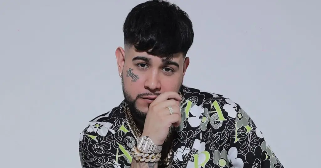 Cantante urbano Julianno Sosa es baleado en Peñaflor