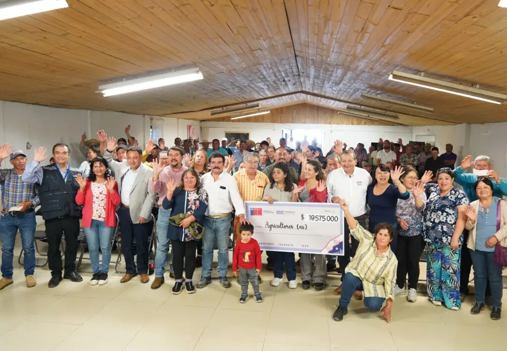 Agricultores de Licantén recibieron bonos del Fondo de Operación Anual de Indap