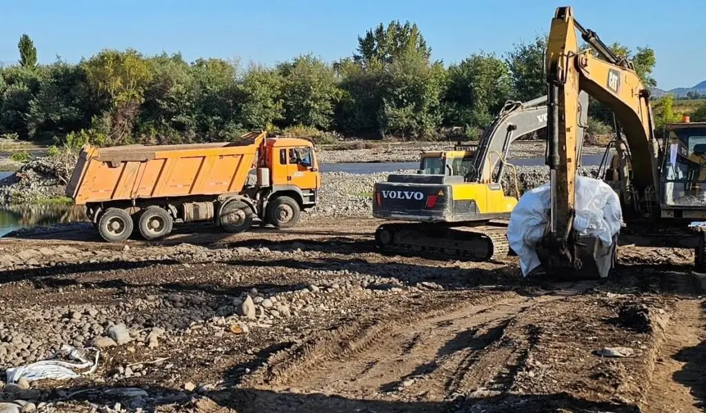 Recurso de protección paraliza obras de enrocados en sector Rincón de Sarmiento de Curicó