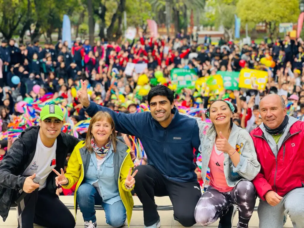 Más de 2 mil niños celebraron el “Día Internacional de la Actividad Física” en la alameda de Curicó
