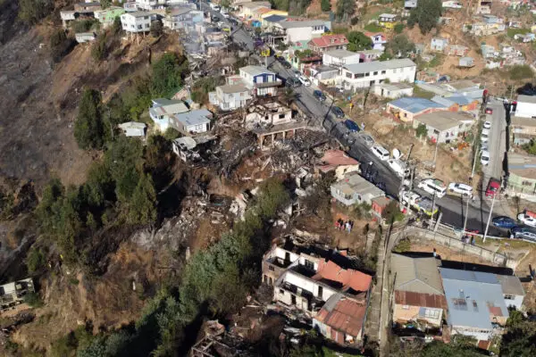 Lanzó bengala por triunfo de Colo Colo: Detienen a presunto autor de incendio en Cerro Cordillera