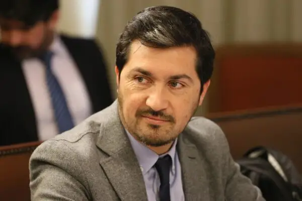 Exalcalde de Curicó catalogó de negligente a la actual administración municipal por pago de millonaria indemnización a trabajador