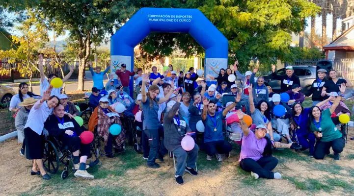 Residentes de Fundación Las Rosas disfrutaron de entretenida tarde al aire libre