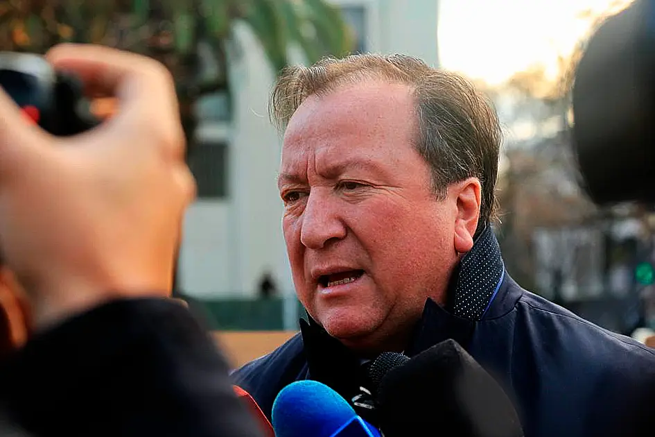 Alcalde de Talca destituye a funcionarios implicados en corrupción y se desliga de responsabilidad
