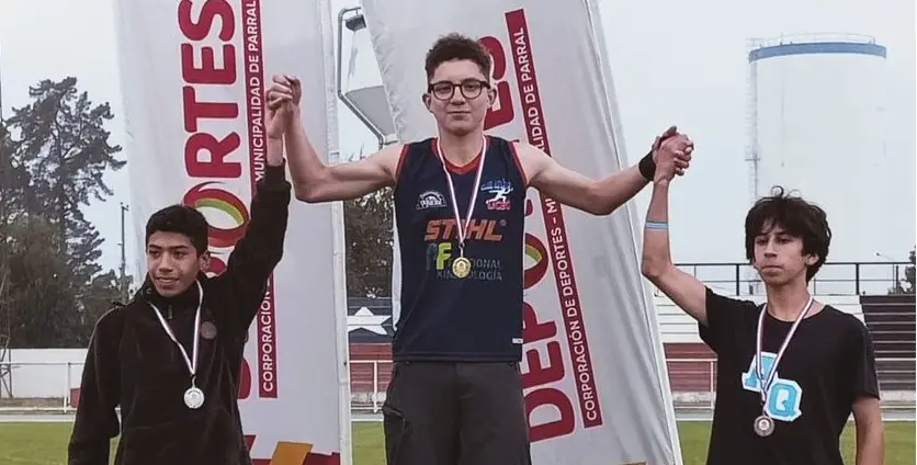Atletas curicanos obtuvieron 17 medallas en torneo realizado en Parral