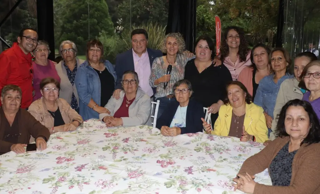 Centros de Acción de la Mujer de Molina recibieron materiales y monitoras permanentes del municipio