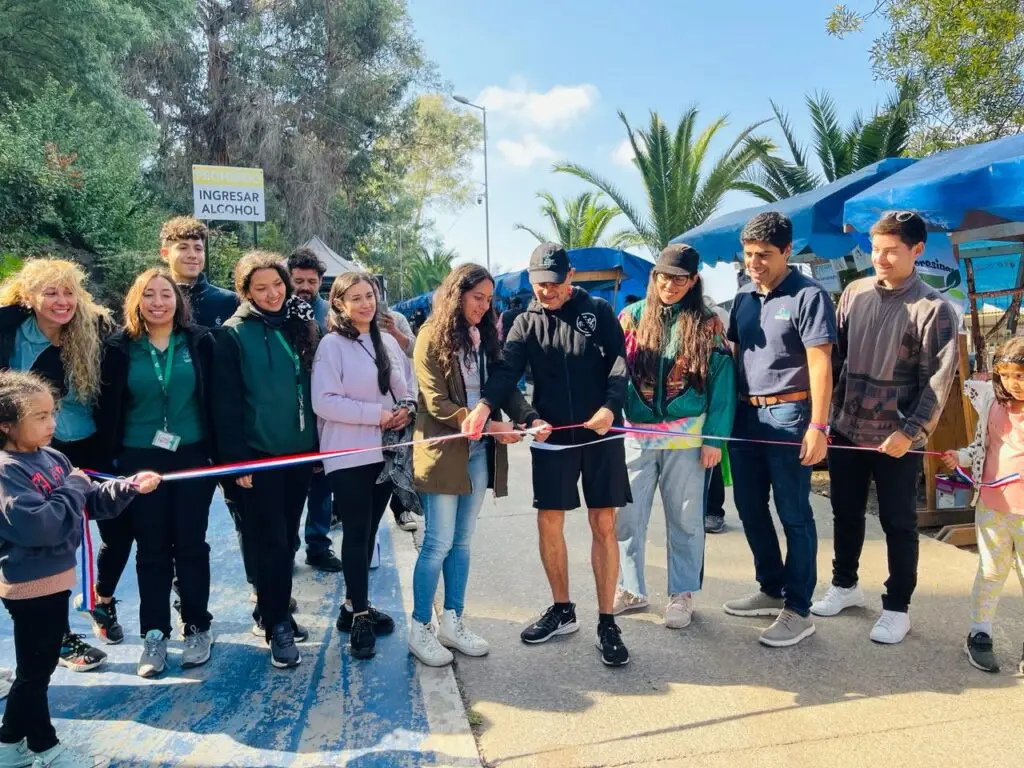 Corporación de Deportes impulsa la sostenibilidad y el emprendimiento en Feria de Reciclaje Creativo: "Recicrea"