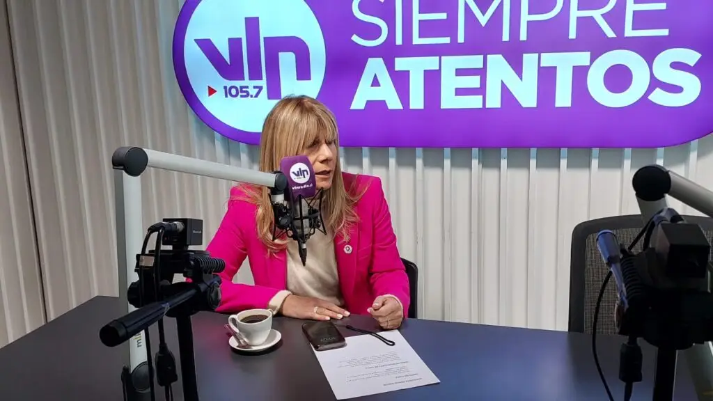 Senadora Ximena Rincón se distancia de Cristina Bravo por pacto DC con el Partido Comunista