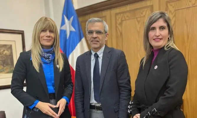 Ministro de justicia revisará traslado de reclusos del Tren de Aragua a Cauquenes