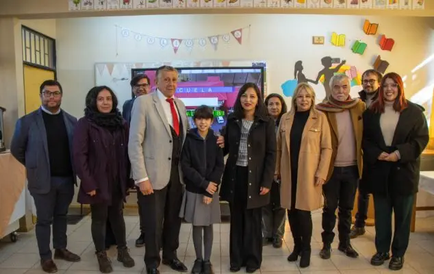 Municipio de Rauco y seremi de Educación firmaron convenio para proyecto de emergencia en Escuela Los Almendros de Palquibudi