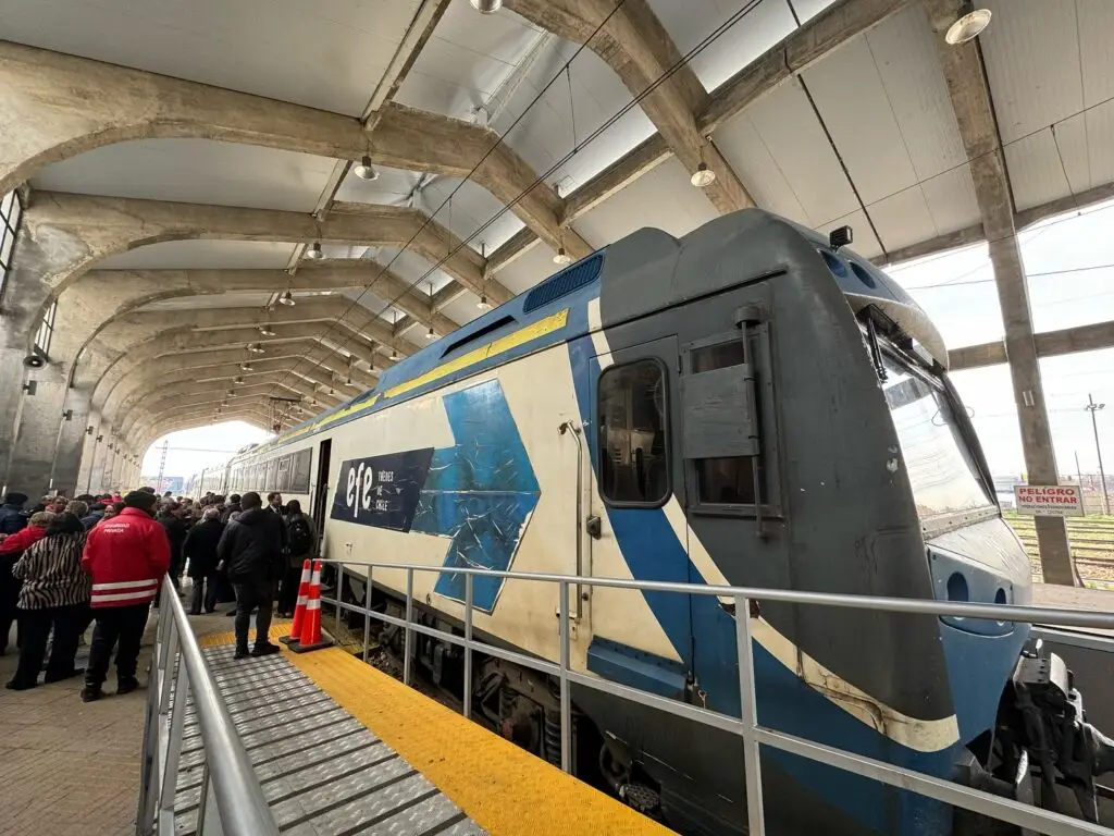 Comenzó servicio piloto de trenes entre Curicó y Linares con Plan 30/30