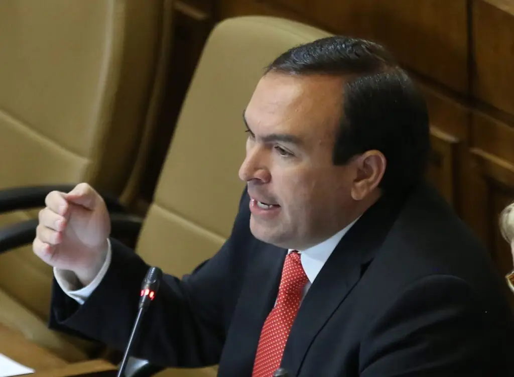 Diputado Donoso pide al Senado reponer indicación que permite a la Justicia Militar conocer actuación de policías y FF.AA. en RUF