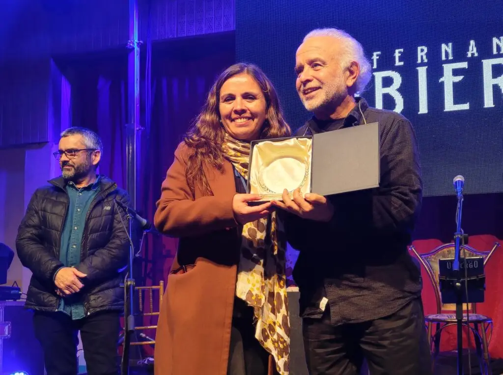 Con masiva asistencia y cierre con Fernando Ubiergo se celebró el Día de la Madre en Hualañé