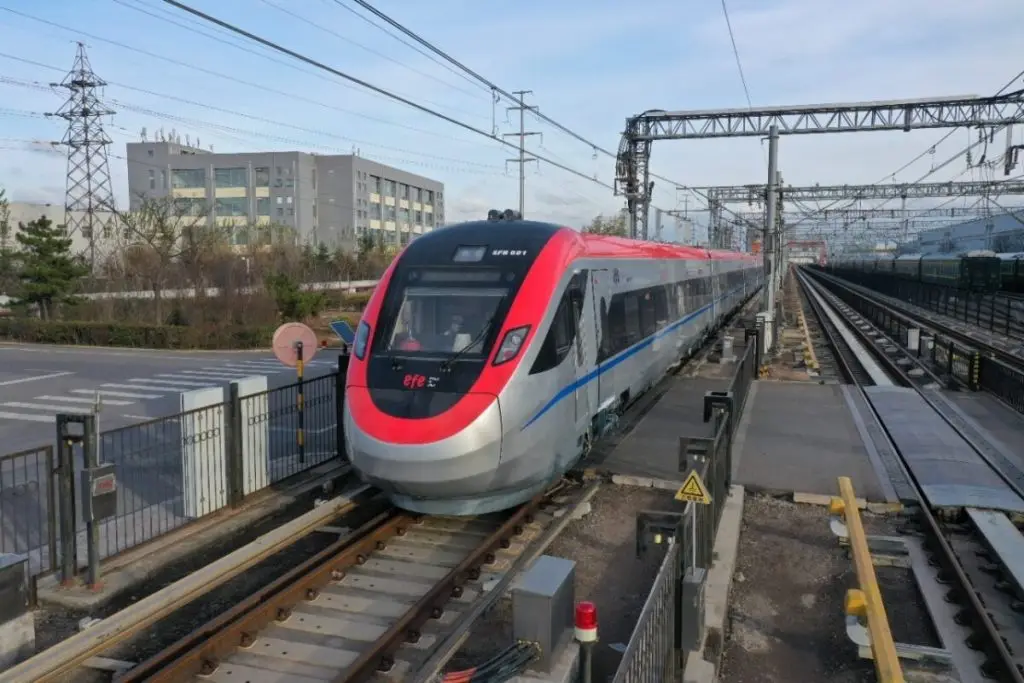 EFE explica por qué tren más rápido de Sudamérica inaugurado en Curicó ya no se detiene en la estación