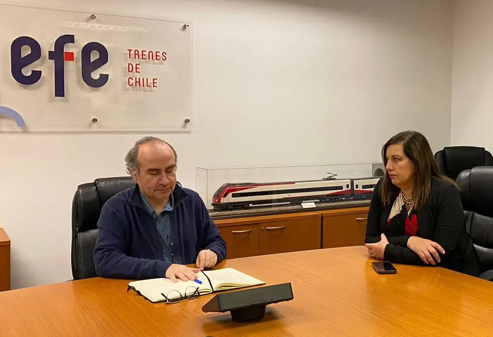 Senadora Vodanovic se reunió con presidente de EFE por Metrotren Regional del Maule hasta Parral