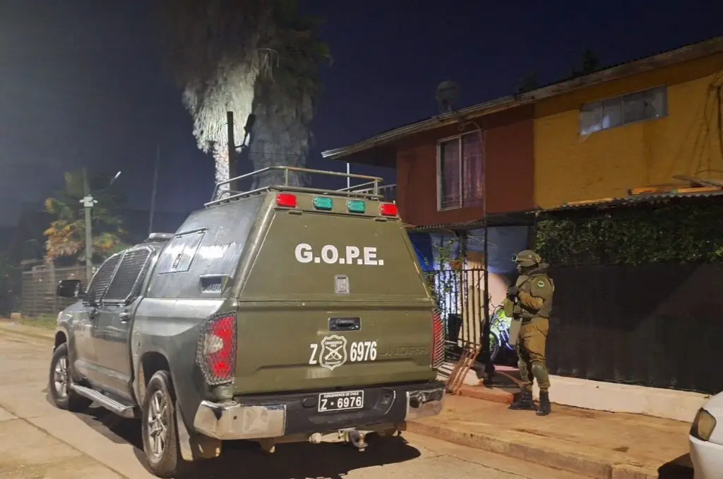 Gope de Carabineros allanó casa donde se vendía droga y guardaban especies robadas en Romeral