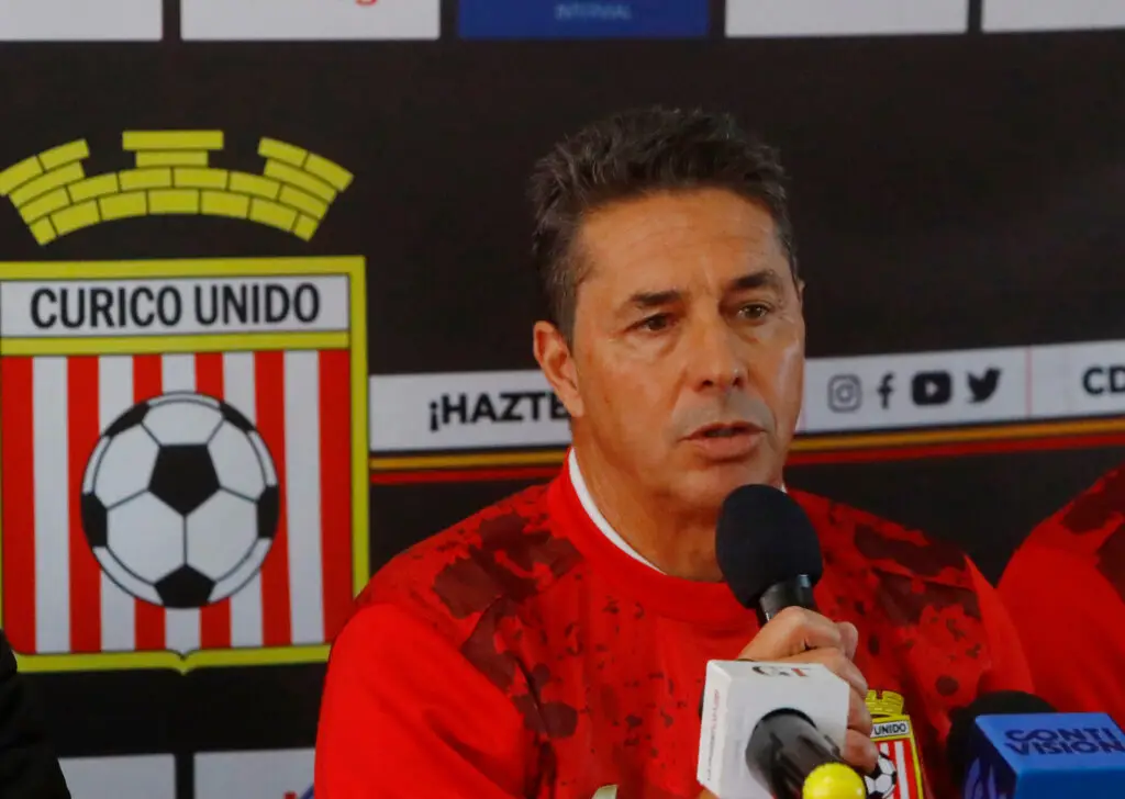 Héctor Almandoz: "Nunca me tocó rivales fáciles en Copa Chile"