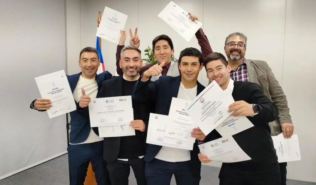Profesionales de la Corporación de Deportes de Curicó recibieron su diplomado