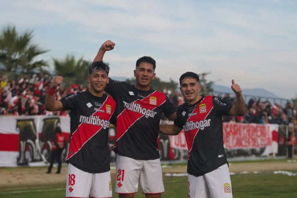 Curicó Unido debió batallar para llevarse la victoria en Copa Chile