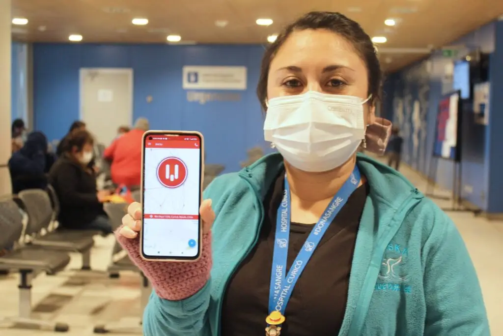 Instalan botón de pánico en celulares de funcionarios del Hospital de Curicó