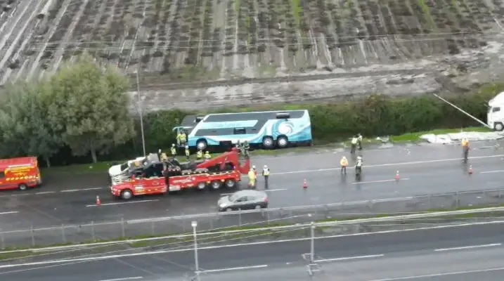 Conductor de bus Transantin quedó detenido tras accidente fatal en Lontué