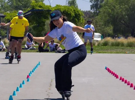 Deportista tenina necesita dinero para competir en el World Skate Games en Italia