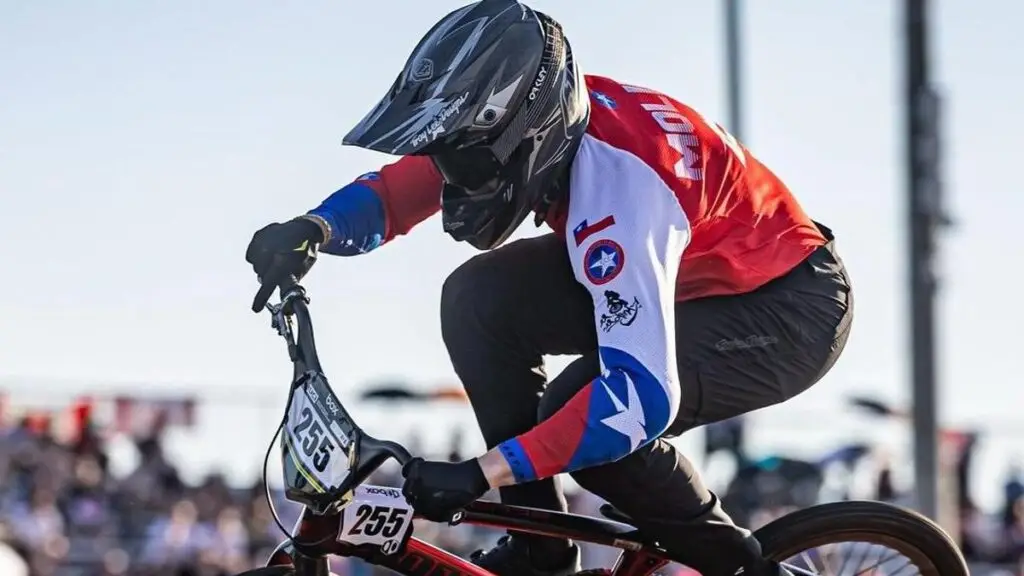 Mauricio Molina logró la clasificación en la modalidad BMX Racing a los Juegos Olímpicos 2024