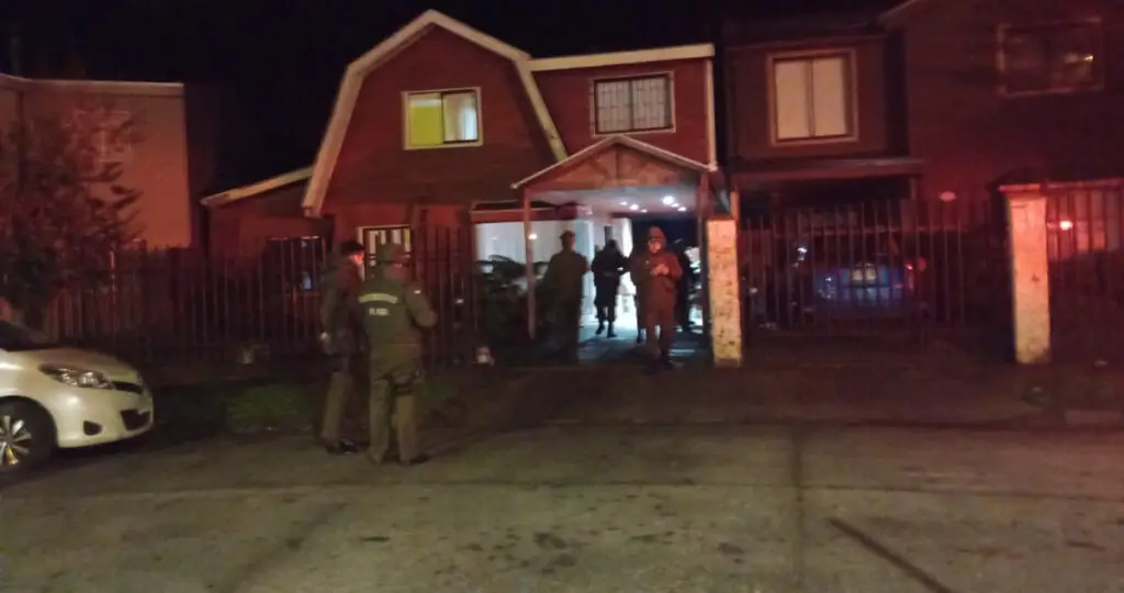 Carabineros disparó a delincuente que los amenazó con cuchillos