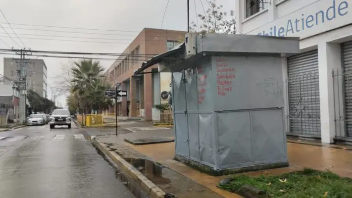 Ha sido detenido 21 veces: dejan en libertad a hombre que robó quiosco en Curicó