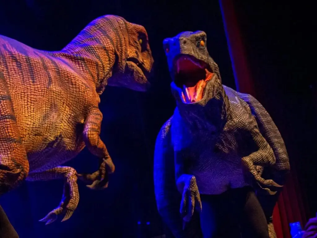 Municipio de Licantén invita a espectáculo teatral Jurassic Experience