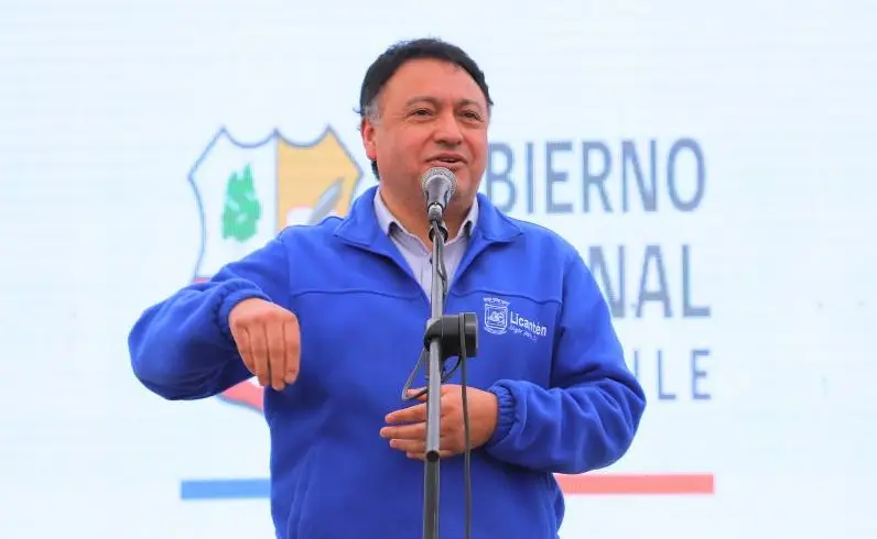 Alcalde Fernández y su próximo sucesor: “Deseo que siga con la reconstrucción y que quiera mucho a Licantén”
