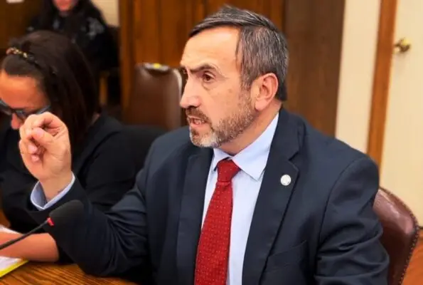 Diputado Pulgar emplaza al Gobierno a presentar plan carcelario con propuestas de Comisión Investigadora