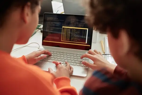 Becas TIC: Consulta con el RUT si te corresponde el computador que entrega el Gobierno