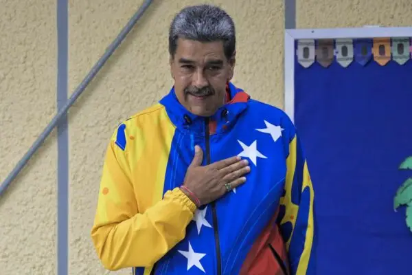 Dictador Nicolás Maduro llamó a sus simpatizantes a "una operación remate" de votos para asegurar su triunfo