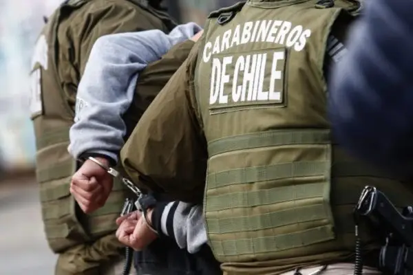 Carabineros de Romeral detuvieron a sujeto que agredió a expareja y a guardia de seguridad
