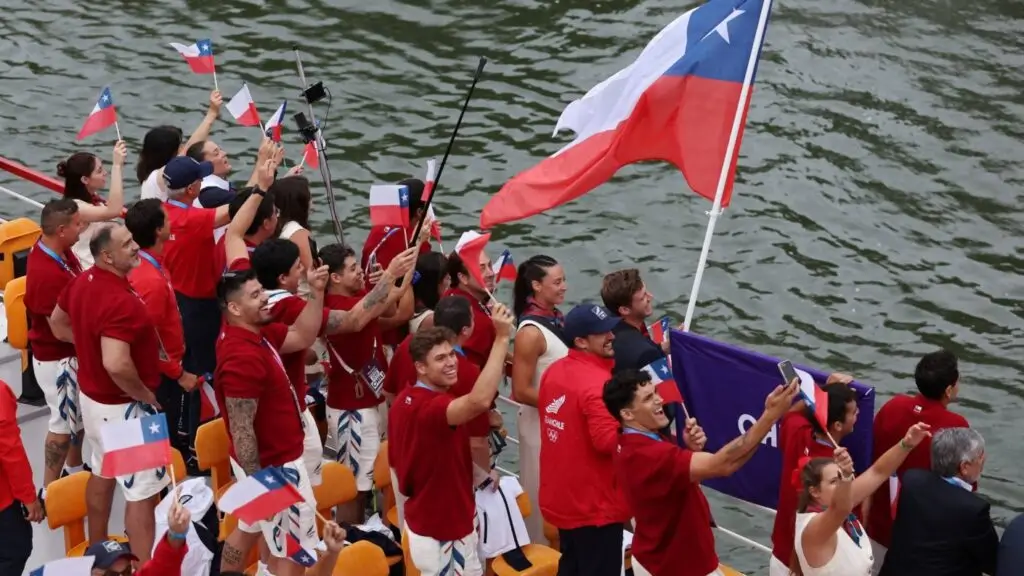 Emotiva presencia del Team Chile en la inauguración de París 2024
