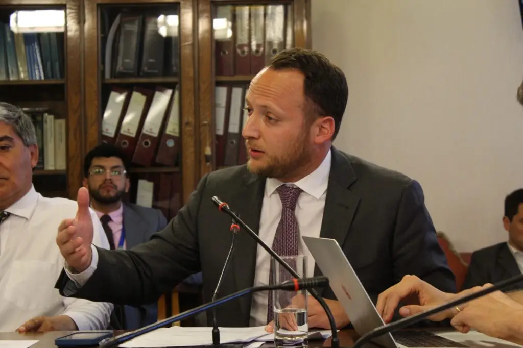 Diputado Jorge Guzmán destaca avance de proyecto para hacer público registro de prófugos de la justicia