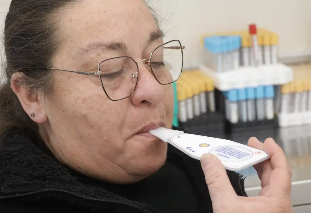 Alcaldesa de Molina llama a asistir a los cesfam para examen gratuito de Helicobacter Pylori