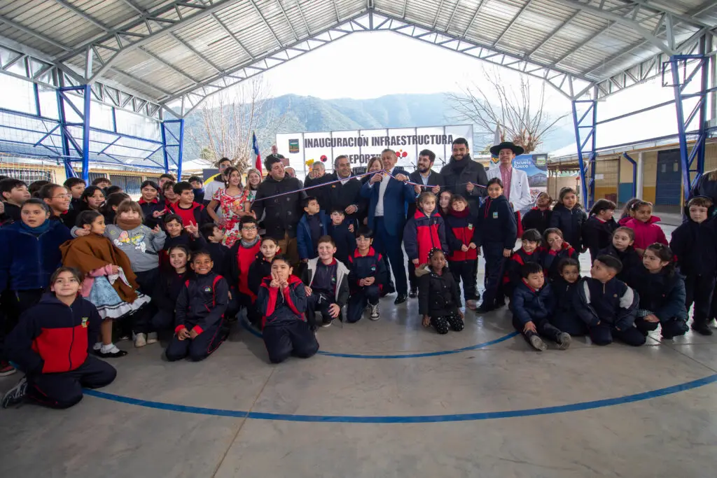 Escuela de Rauco inauguró renovación de infraestructura deportiva financiada por el Gobierno