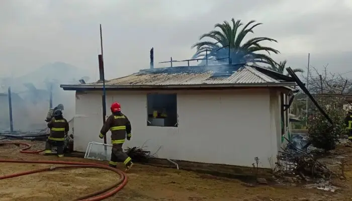 Incendio destruyó vivienda en sector La Villa de Huaquén en Curepto