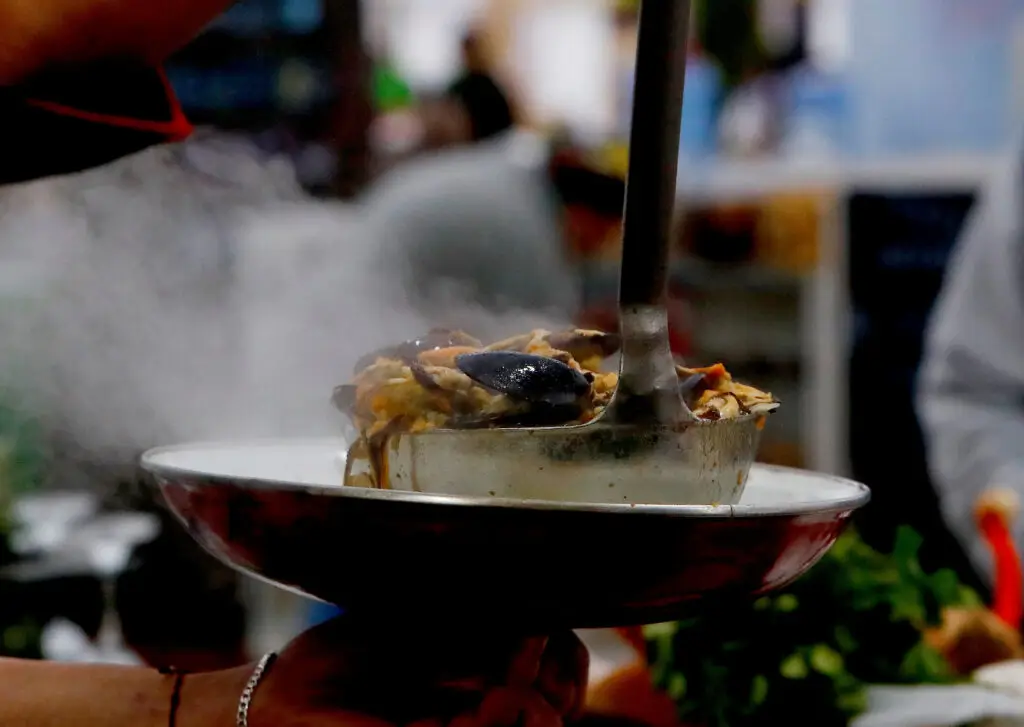 Municipio de Curicó inauguró Feria Gastronómica de Cazuelas y Caldillos 2024