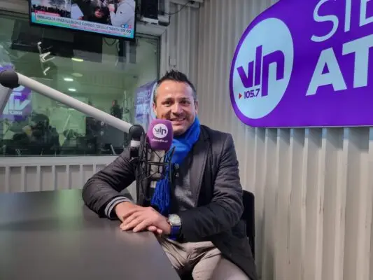 Alcalde de Río Claro visitó el estudio de VLN Radio tras confirmar que va por la reelección