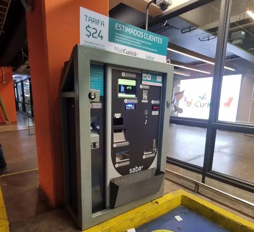PDI detuvo a guardia de seguridad del Mall Curicó que habría hurtado dinero desde máquina de estacionamiento