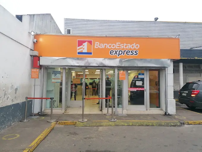 Banco Estado reconoce error y devuelve dinero de clienta depositado en otra cuenta