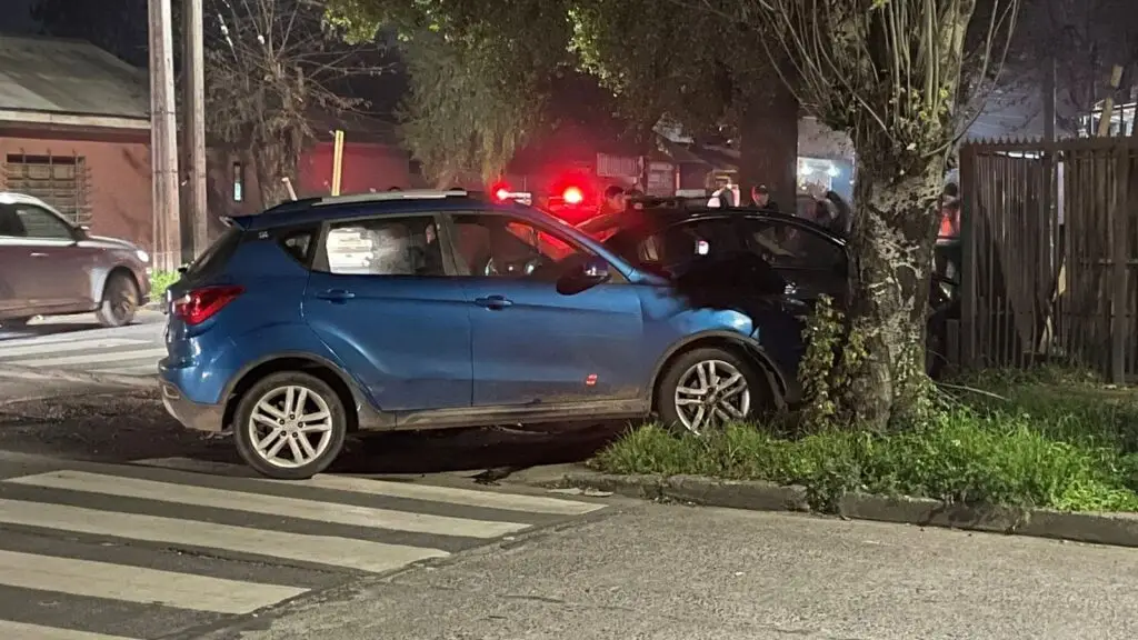 Colectivero escapó y no auxilió a pasajera tras violenta colisión