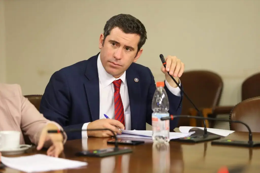 Diputado Moreno critica a gobernadora regional por postergación de proyecto para edificio de la PDI en Curicó