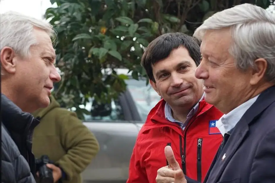 Kast se reúne con Bordachar y Prieto en su visita al Maule